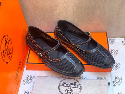 Hermes Kichu ballet flats 
Good quality 
Size 36-41  
230 dhs✅

Zain88
♥️♥️♥️