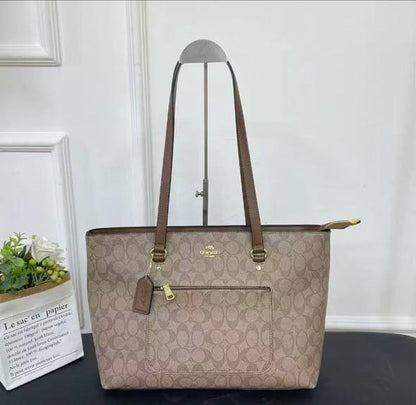 Coach City Tote Bag
good quality
42*27*13 cm

85 dhs🇦🇪🇦🇪

Zain95
♥️♥️♥️