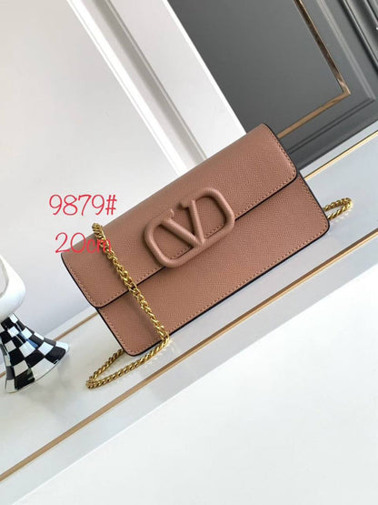 Valentino 
Master
   21Cm 

With Box🎁🎁🎁

270 dhs✅

Zain131
♥️♥️♥️