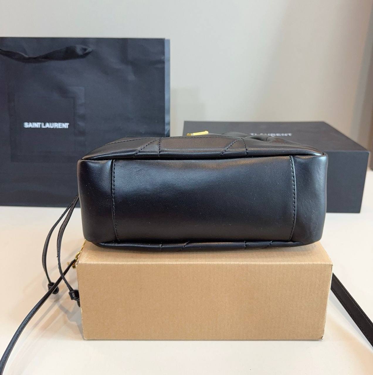 YSL 

SMALL SIZE 

WITH BOX 
🎁🎁🎁

105 dhs✅

Zain295
♥️♥️♥️