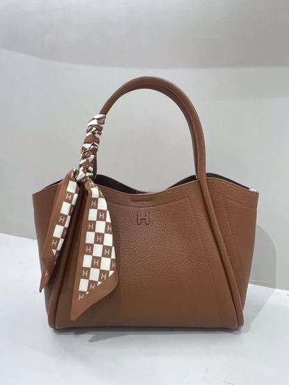 Hermes 

110 dhs💓
Size 26cm

Zain200
♥️♥️♥️