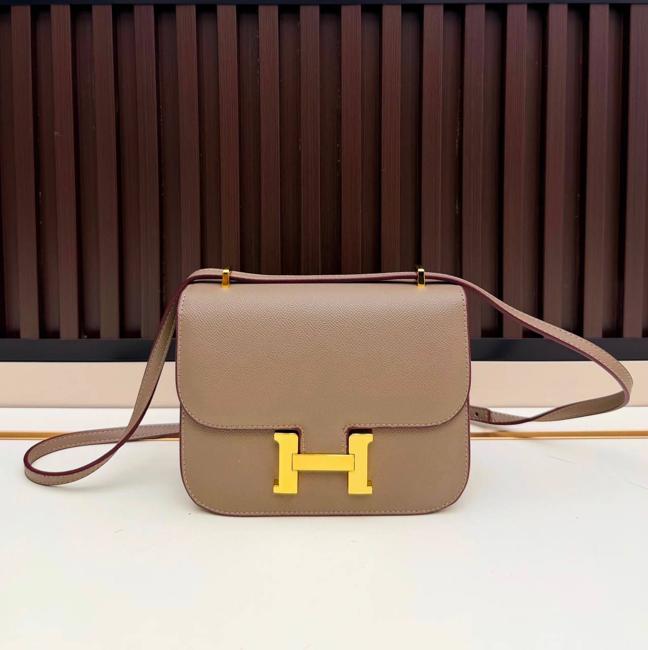 HERMES 
GOOD QUALITY 
WITH BOX 
110 dhs🇦🇪🇦🇪
19 CM

Zain295
♥️♥️♥️
