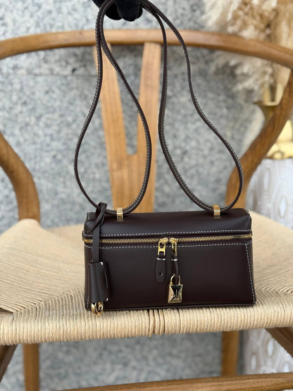 Available again✨✨✨
LORO PIANA
20cm
330 dhs🪙🌨️
Top quality 
With box🎁

Zain167
♥️♥️♥️