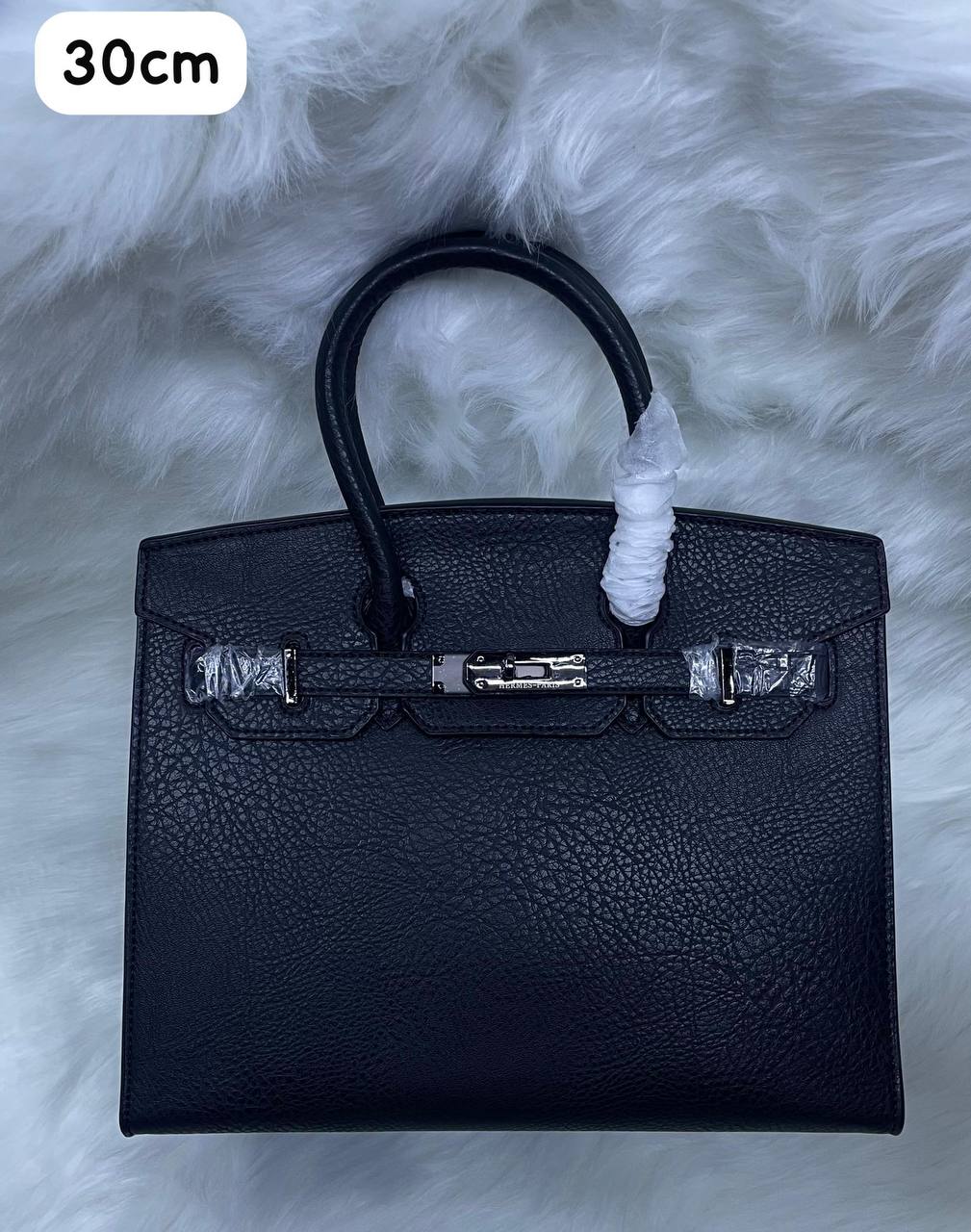 Hermes
110 dhs✅ 

Zain72
♥️♥️♥️