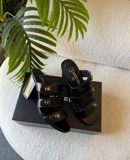 CHANEL 
SuperMaster Quality 💯
450 dhs✅
Size: 36-41💥

Zain171
♥️♥️♥️