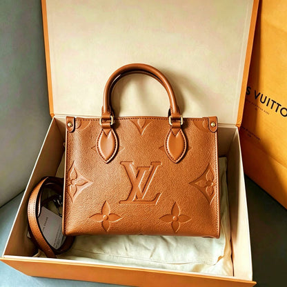 LOUIS VUITTON 

ON THE GO SMALL SIZE 

NEW CAME 

GOOD QUALITY 

WITH BOX 

90  DHS🇦🇪🇦🇪🇦🇪

Zain295
♥️♥️♥️