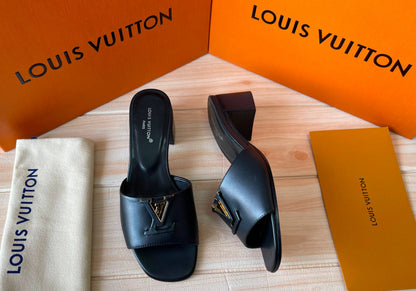LV
Master quality 
Size: 36 to 41
450 dhs✅

Zain318
♥️♥️♥️