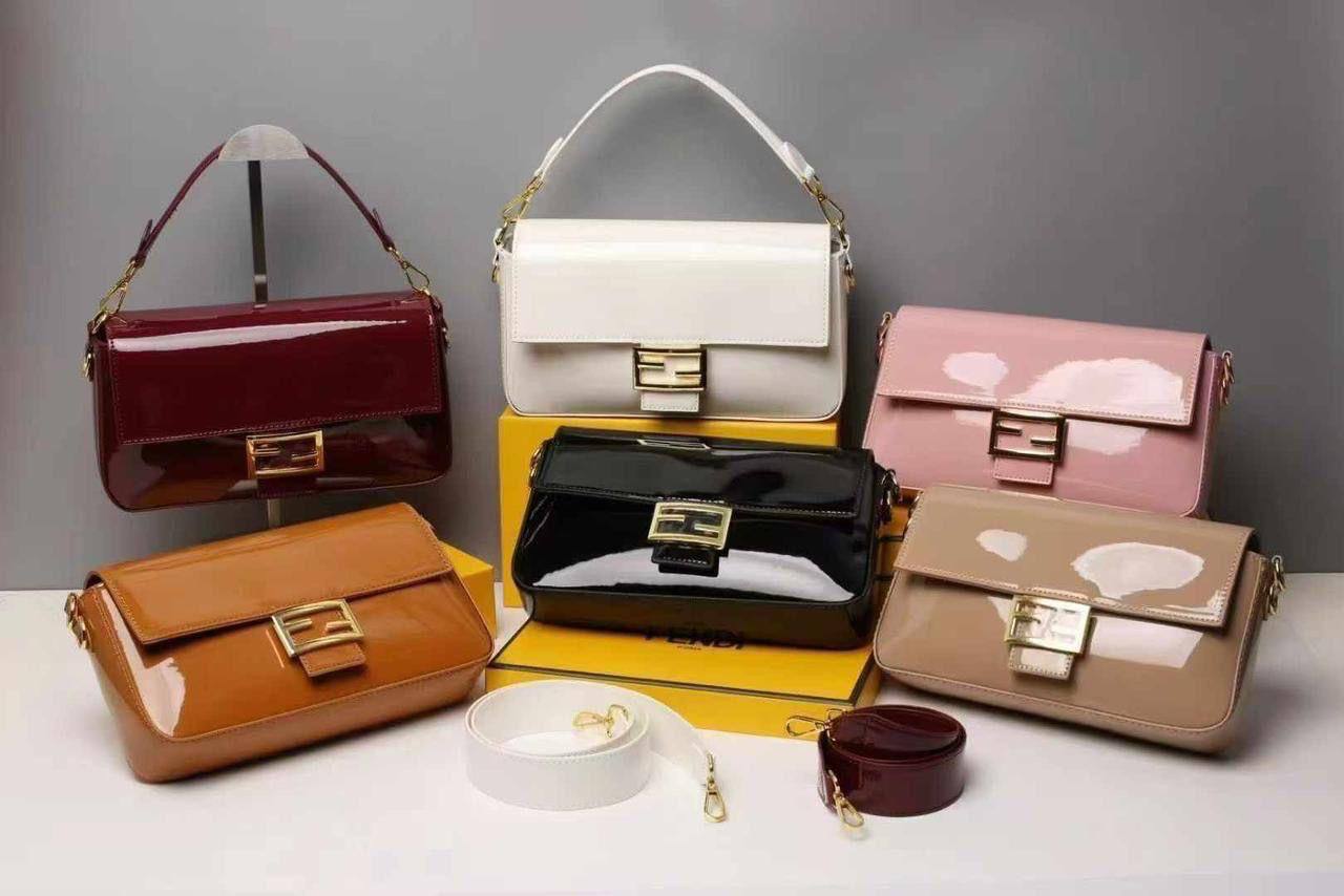 FENDI 

80 dhs❤️

with box
🎁🎁🎁

Zain90
♥️♥️♥️