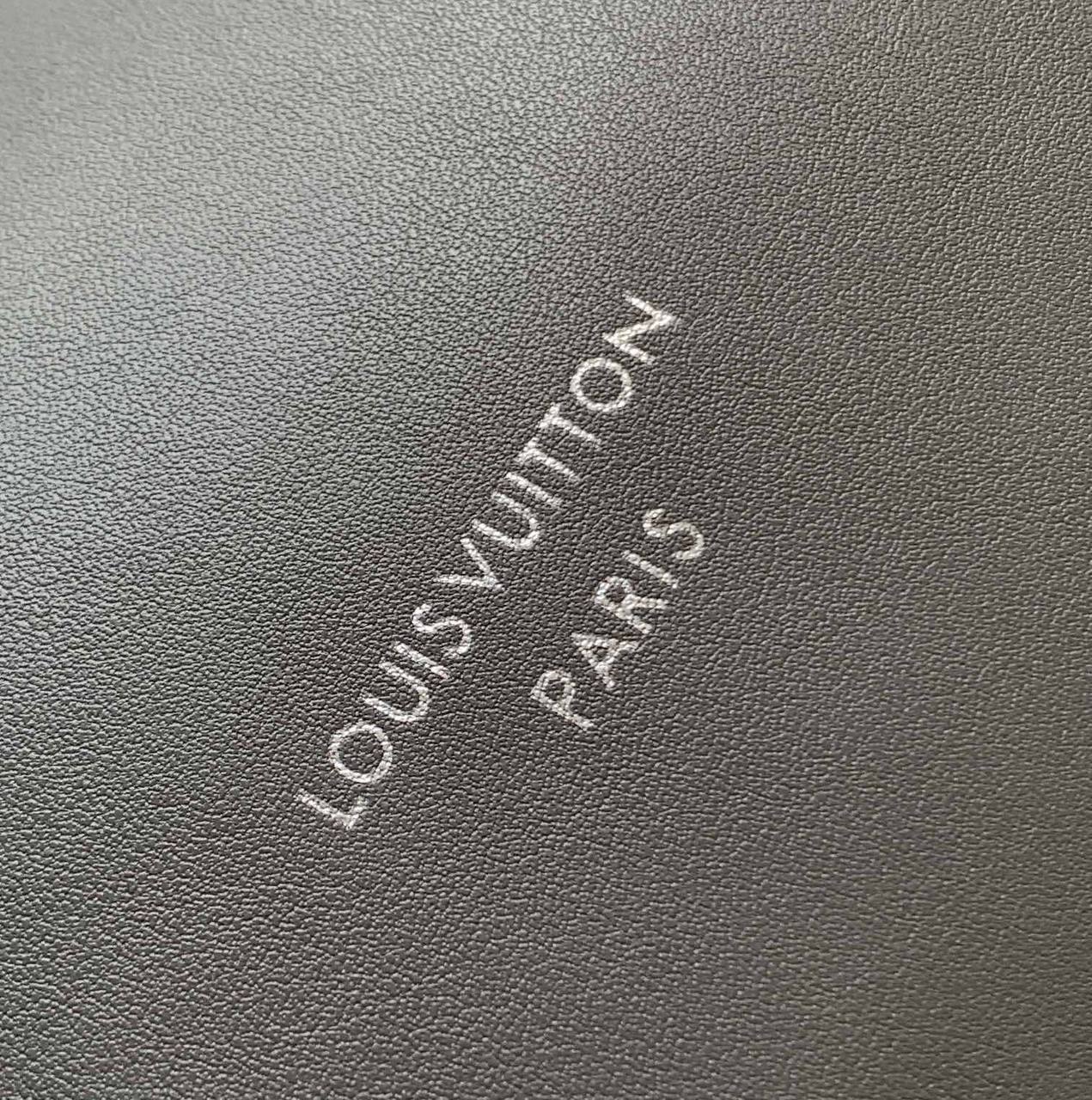 LV
MASTER QUALITY 

WITH DOUBLE BOX 
🎁🎁🎁

270 dhs🇦🇪

Zain39
♥️♥️♥️