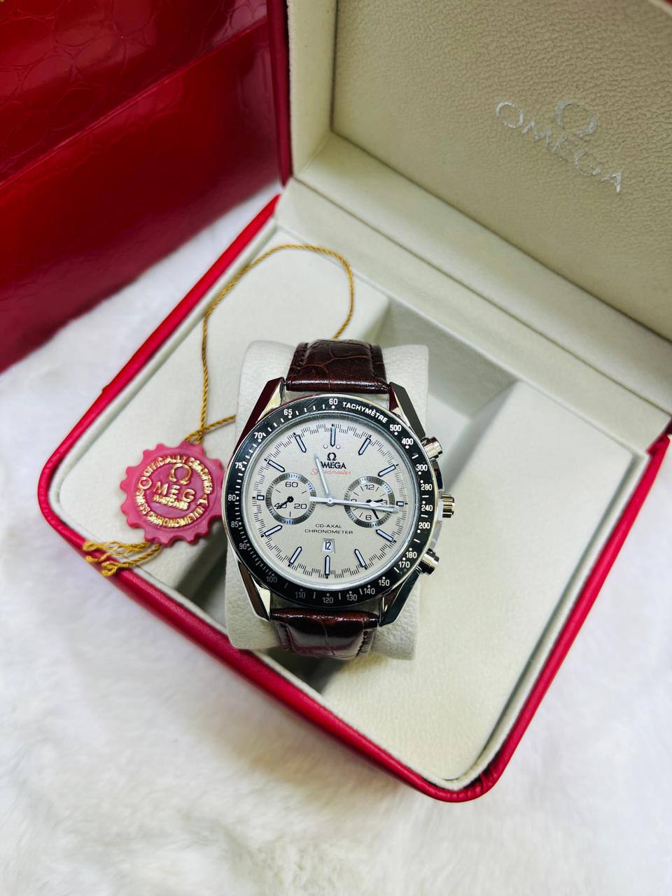 Omega metal Men
65 dhs💓
*Battery*

Zain29
♥️♥️♥️