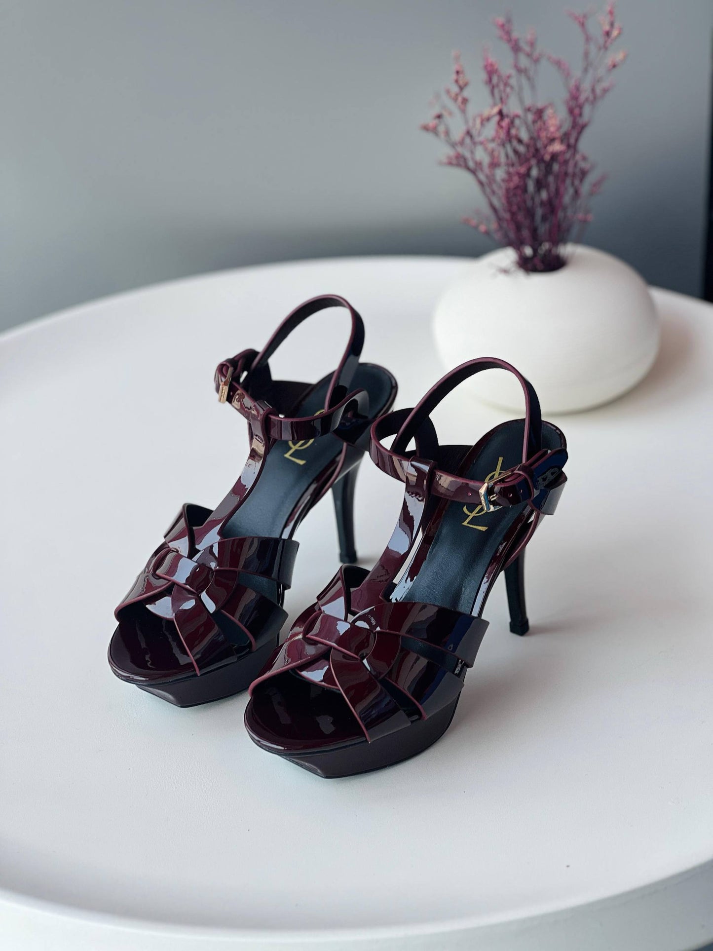 YSL 
36_41
Super high quality* 
450 dhs❣️

Zain176
♥️♥️♥️