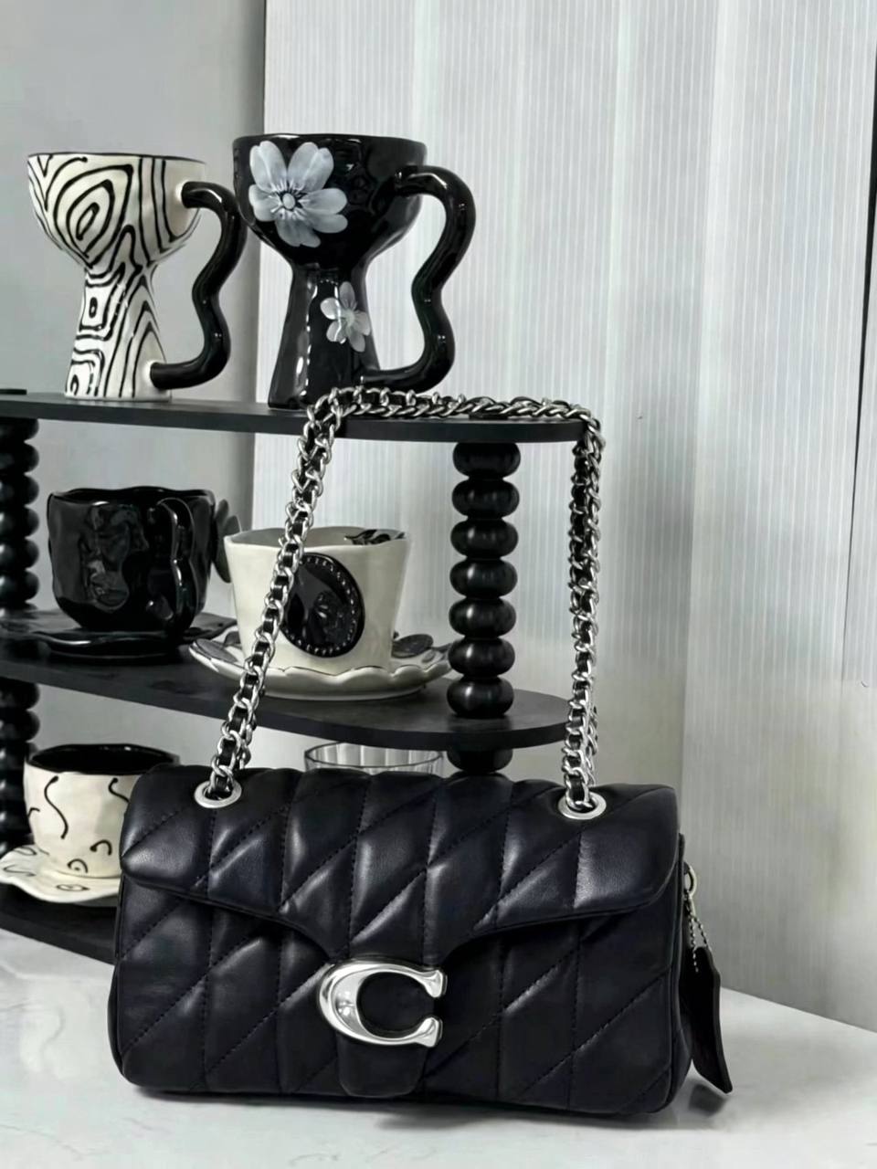 COACH
Best quality 

with box
🎁🎁🎁

100 dhs✅
size 26Cm

Zain290
♥️♥️♥️