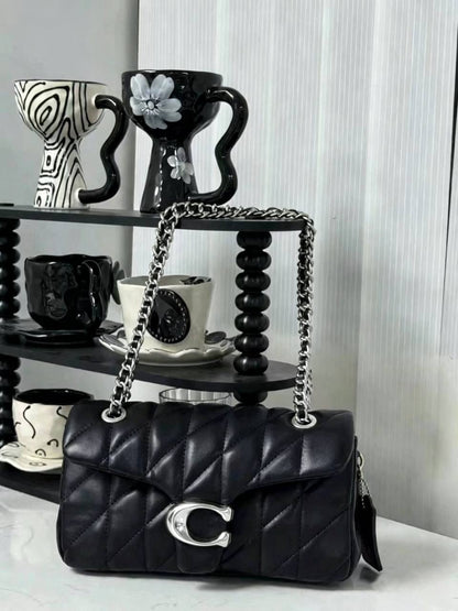 COACH
Best quality 

with box
🎁🎁🎁

100 dhs✅
size 26Cm

Zain290
♥️♥️♥️