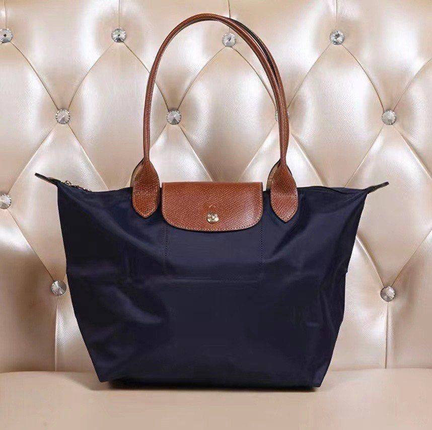 Long Champ
46 cm
75 dhs🇦🇪
Hander is leather

Zain17
♥️♥️♥️
