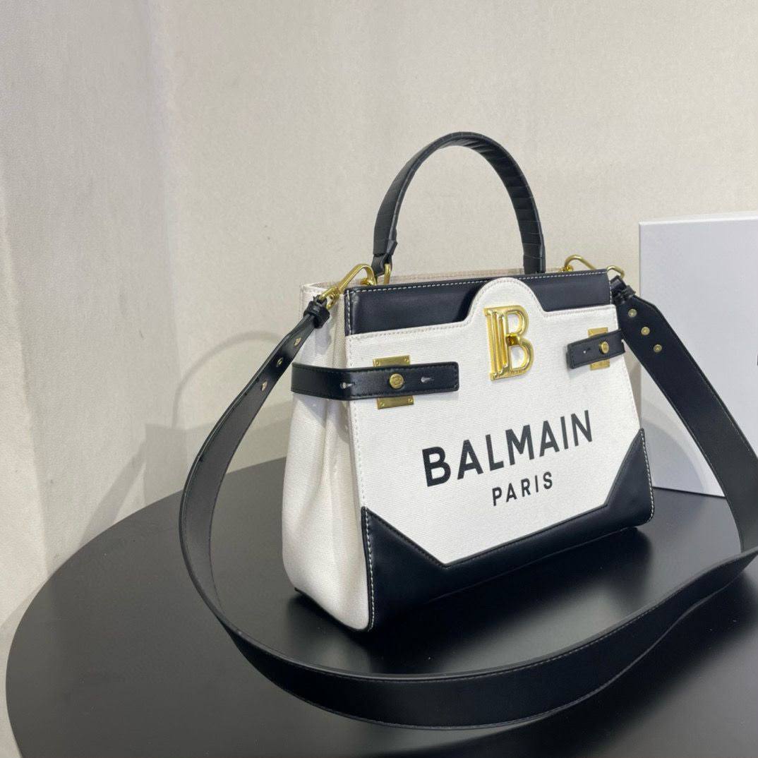 BALMAIN  
COPY ONE 
WITH BOX 
155 dhs🇦🇪🇦🇪

Zain39
♥️♥️♥️