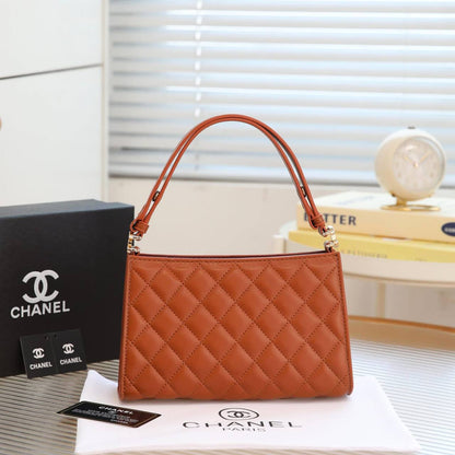 Chanel

95 dhs✅

high quality 

With box
🎁🎁🎁

Zain26
♥️♥️♥️