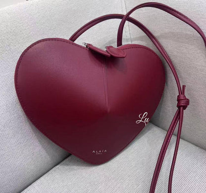 Alaia
110 dhs✅
Best  quality

with box
🎁🎁🎁

Zain74
♥️♥️♥️