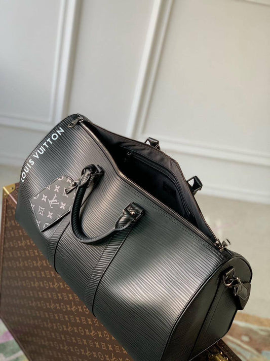 LV
*Travel Bag*
*50CM*
*Master Quality*
750 dhs✅

Zain179
♥️♥️♥️