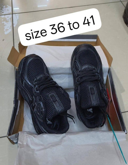 new balance 740

size 36 to 41

100 dhs❣️

Zain146
♥️♥️♥️