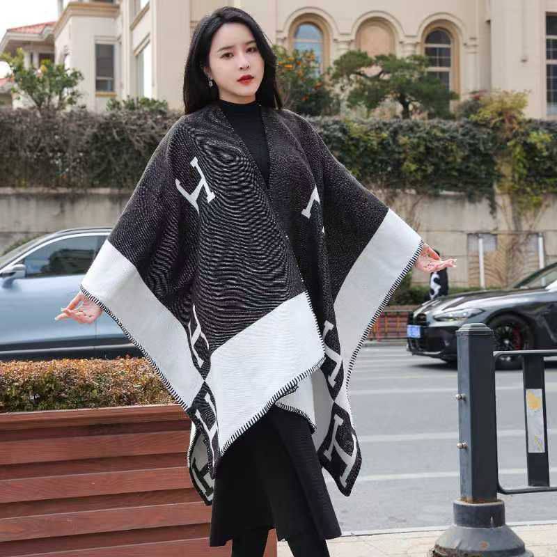 Scarf 
90 dhs🪙🌨️
105 dhs🪙🌨️ 

with box
🎁🎁🎁

Zain93
♥️♥️♥️