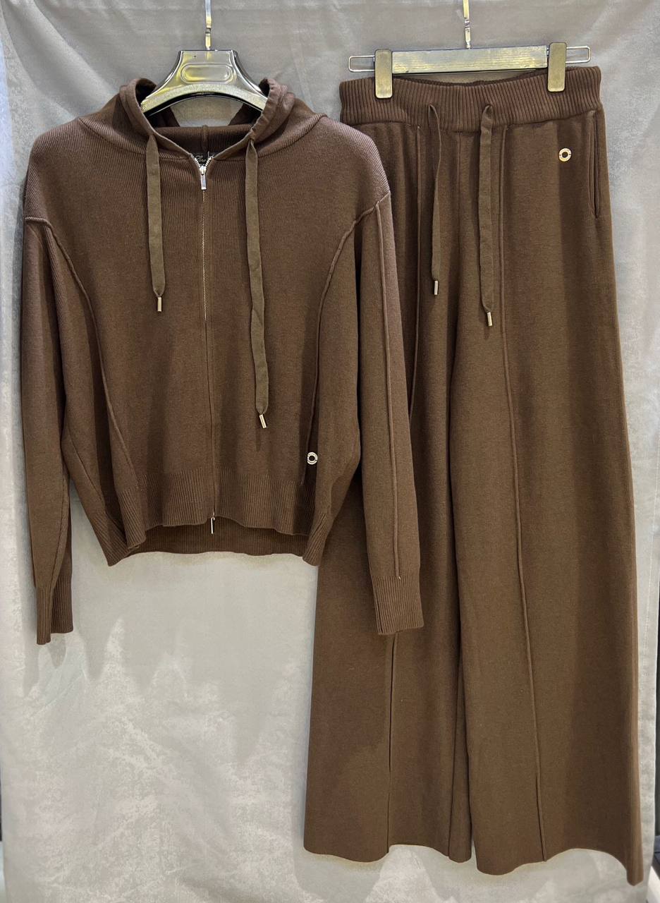 *LORO PIANA*
Women’s Set
Master Quality 
SML
400 dhs🪙🌨️

Zain276
♥️♥️♥️