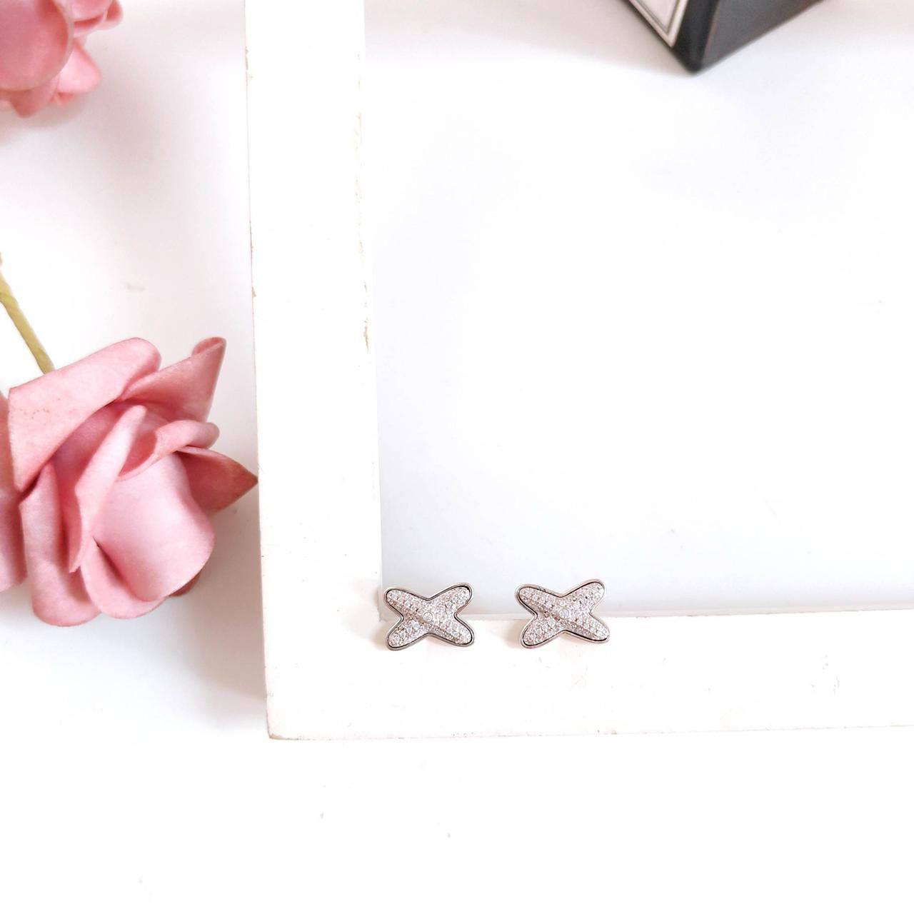 CHAUMET SET❤️‍🔥*
Necklace 🦋
Earring💥
Bracelet ❣️
Ring 💍 size available 👇
6,7,8,9
Master quality 💯
With normal boxes 📦 
140 dhs🪙💚
With master box 🗃️ 
230 dhs🪙💚

Zain216
♥️♥️♥️