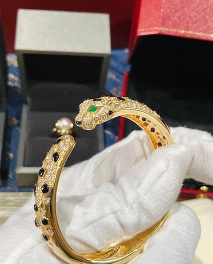 Cartier Bangle* 🎲
Master quality 

*140* AED normal box 📦 
*170* AED original box 🗃️

Zain48
♥️♥️♥️
