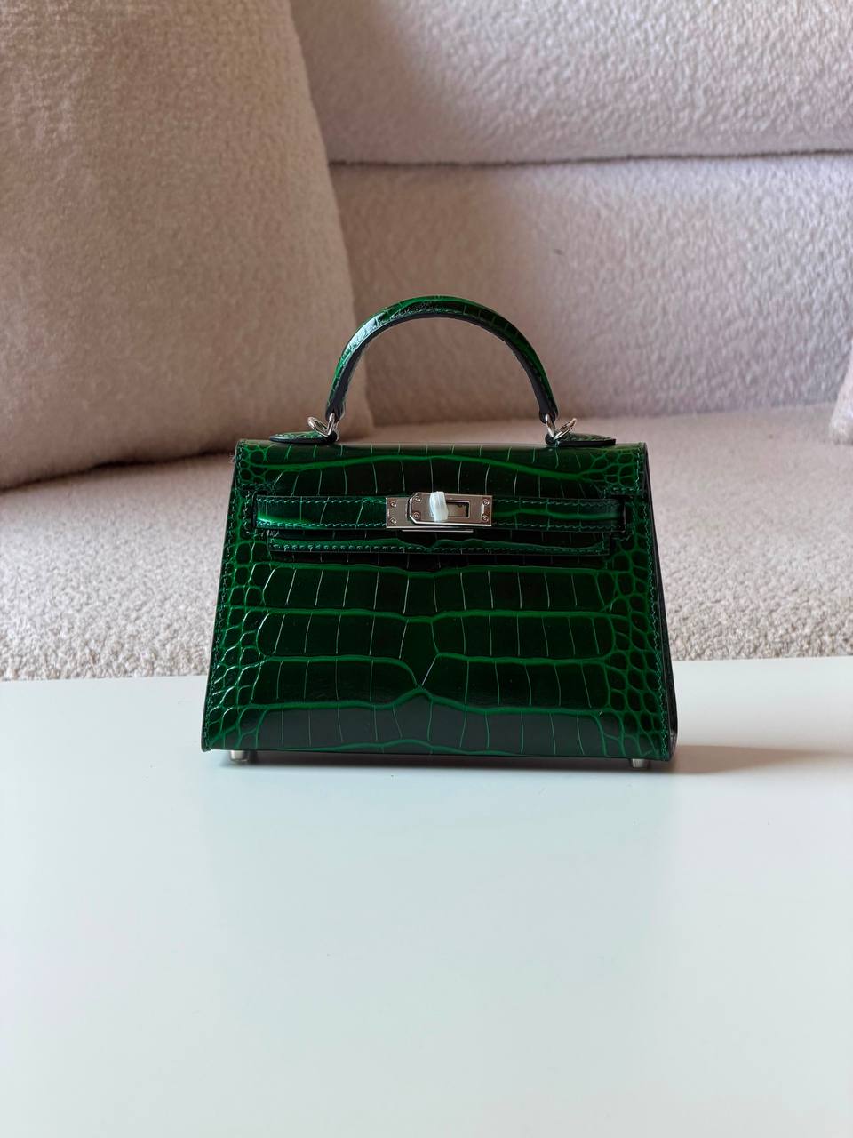 Hermes kelly croc 19cm💕master quality😍with box❤️
520 dhs💓

Zain52
♥️♥️♥️