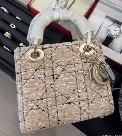 Master Bags
For Price 👇 WTSP Text Zain 0568585901

Zain192
♥️♥️♥️