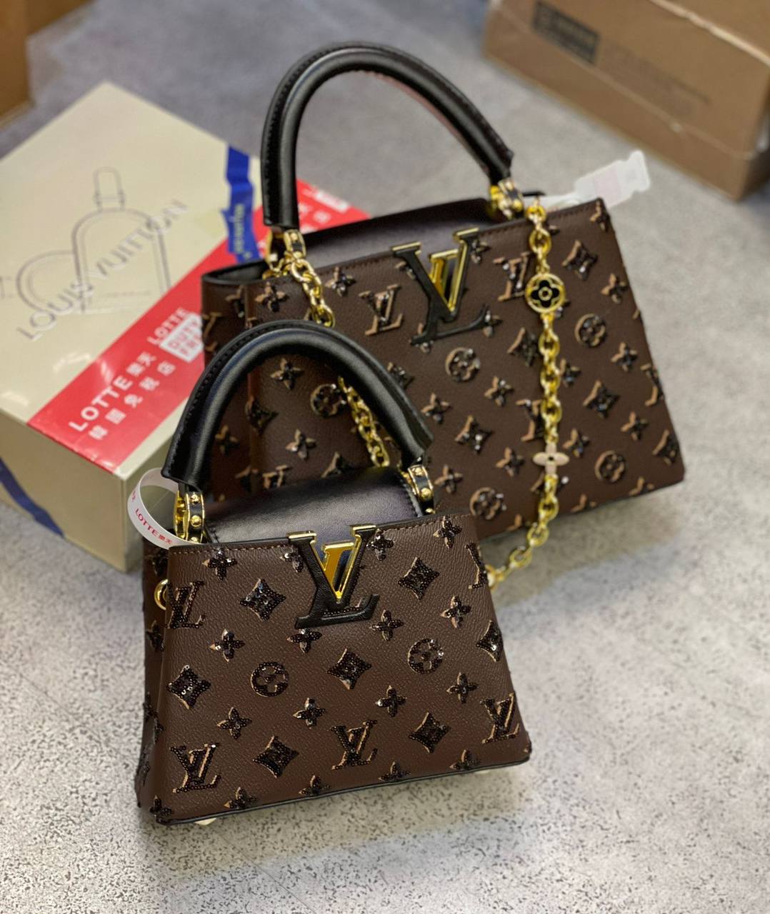 LV
high quality 
350 dhs✅

Zain175
♥️♥️♥️
