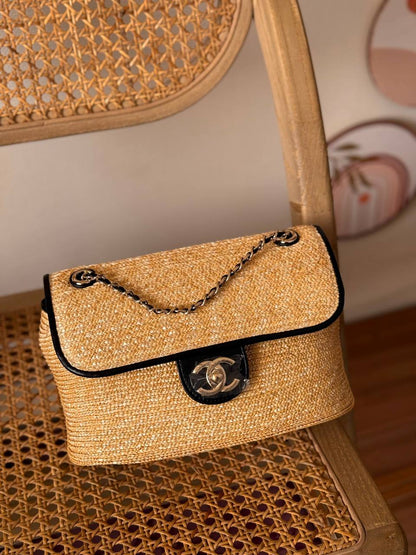 New Collection✨✨✨
CHANEL
23cm
350 dhs🇦🇪🇦🇪
*MASTER QUALITY*
With box🎁

Zain167
♥️♥️♥️
