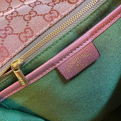 GUCCI 

COPY ONE 

NEW CAME 
135 dhs🇦🇪🇦🇪

SIZE: 31

Zain295
Zain39
♥️♥️♥️