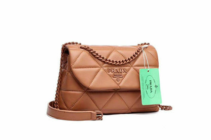 Prada
90 dhs💓 
high quality 24cm

Zain26
♥️♥️♥️