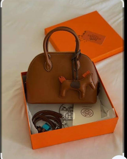 Hermes
100 dhs🇦🇪🇦🇪 
withbox

Zain235
♥️♥️♥️