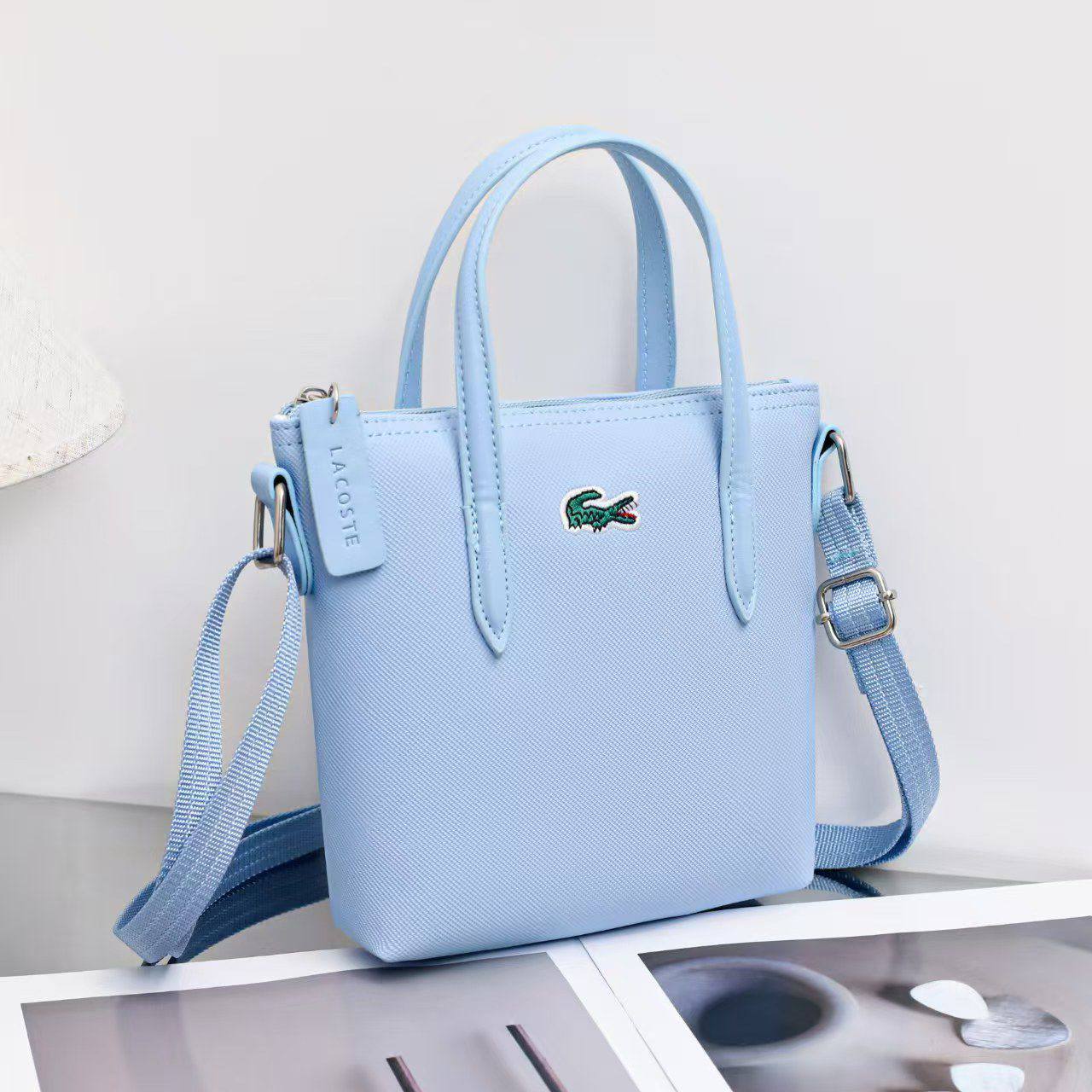 LACOST BAG
GOOD QUALITY
40 dhs✅

Zain40
♥️♥️♥️