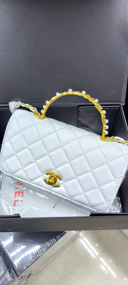 Chanel

110 dhs✅

with box
🎁🎁🎁

Zain203
♥️♥️♥️