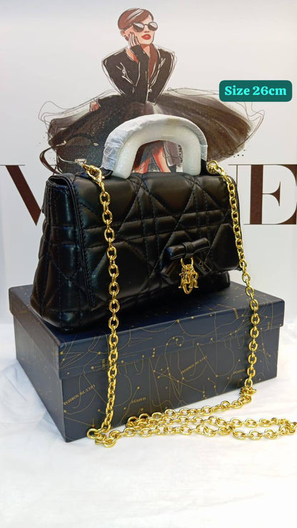 Dior
Good quality
 with box 
120 dhs💓

Zain186
♥️♥️♥️