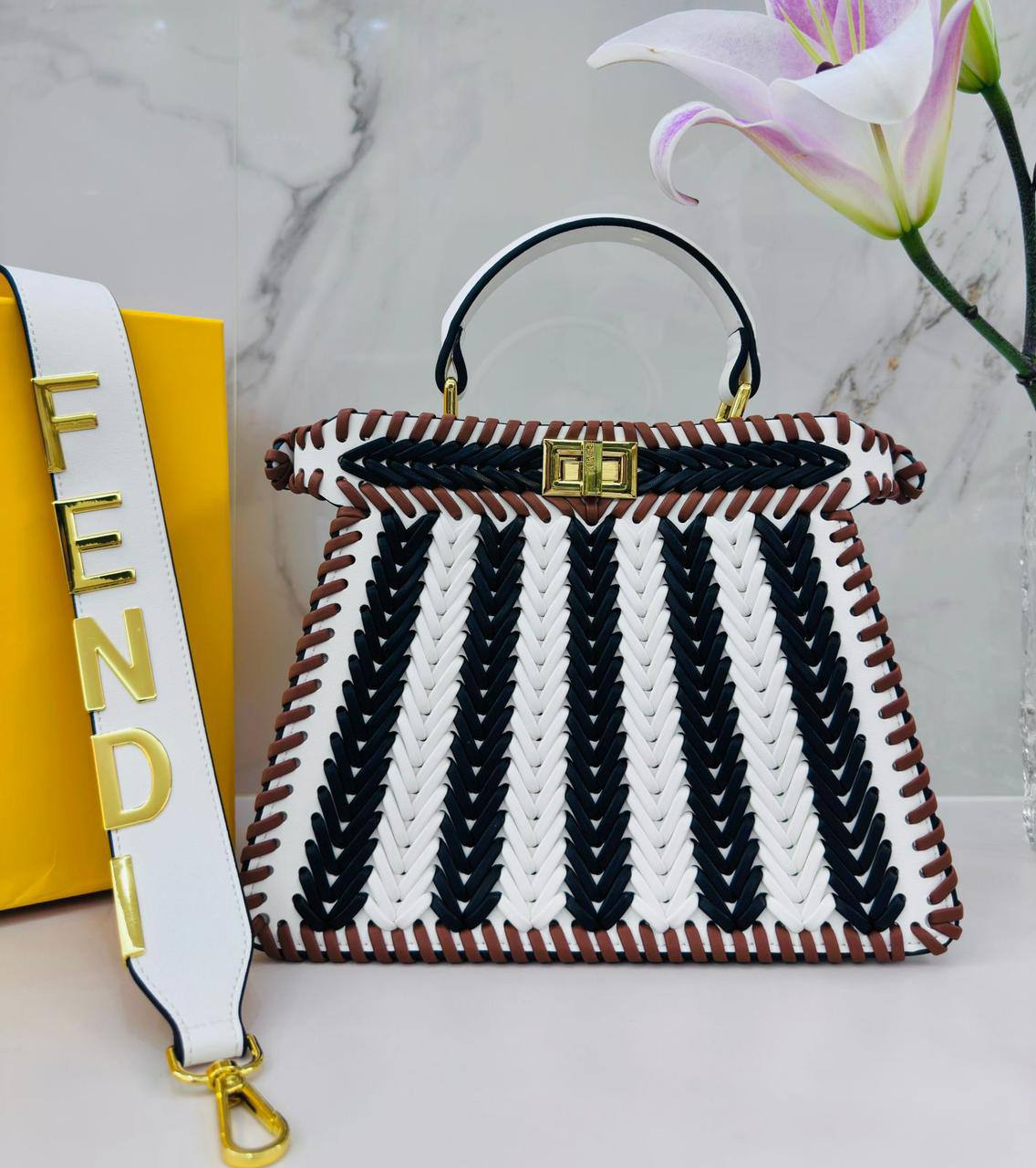 FENDI 

COPY ONE 

NEW CAME 

170 dhs🪙🌨️

Zain39
♥️♥️♥️