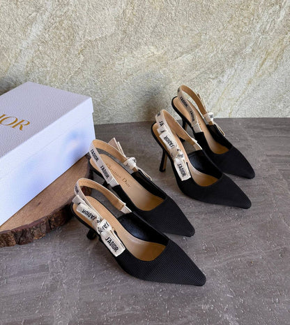 DIOR 
SuperMaster Quality 💯
450 dhs✅
Size: 36-41💥

Zain171
♥️♥️♥️