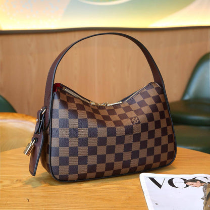 LV
110 dhs✅
Size27cm

Zain161
♥️♥️♥️