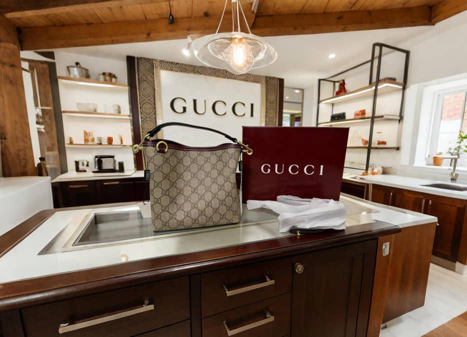 Gucci
100 dhs🇦🇪
with box
🎁🎁🎁

Size:19/18/11
Cucci
Brown  wine black

Zain07
♥️♥️♥️