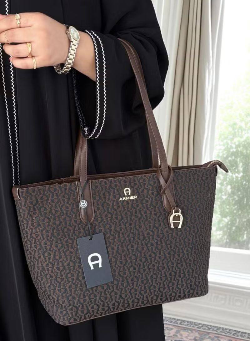 Aigner
Good quality 
Size 41cm
110 dhs💓

Zain70
♥️♥️♥️