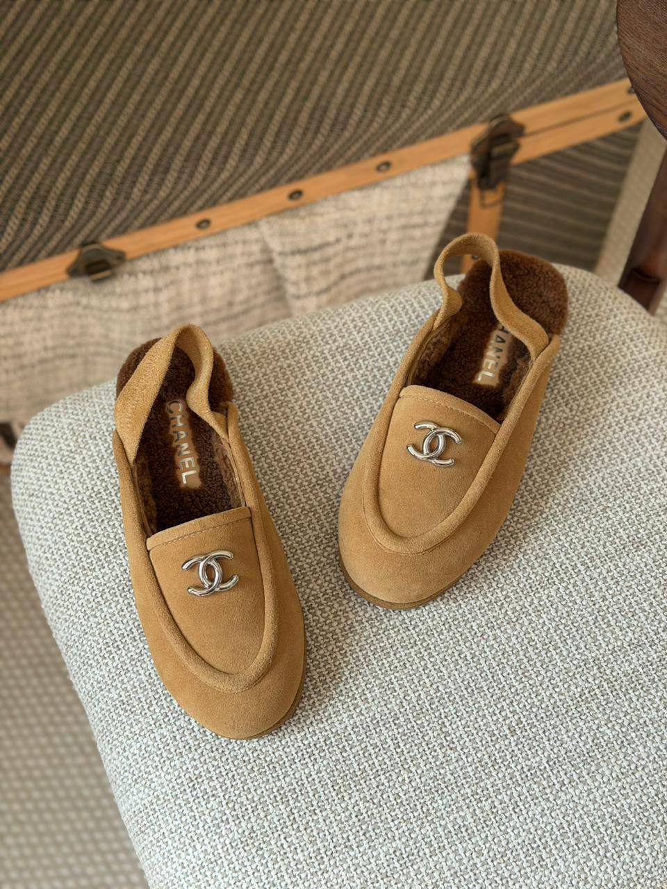 Chanel 
Size: 36 to 41
Super master quality 
480 dhs🪙💚

Zain198
♥️♥️♥️