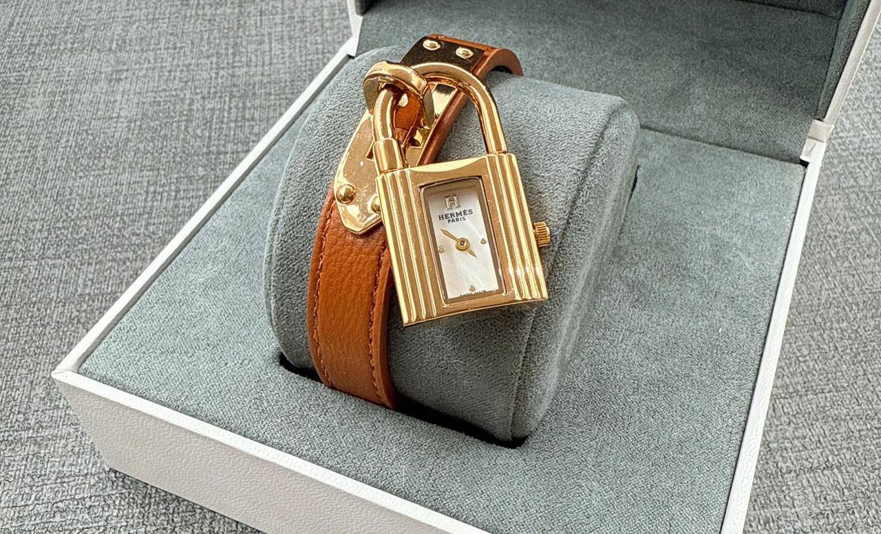 Aigner
Ladies watches
65 dhs🪙

Zain45
♥️♥️♥️