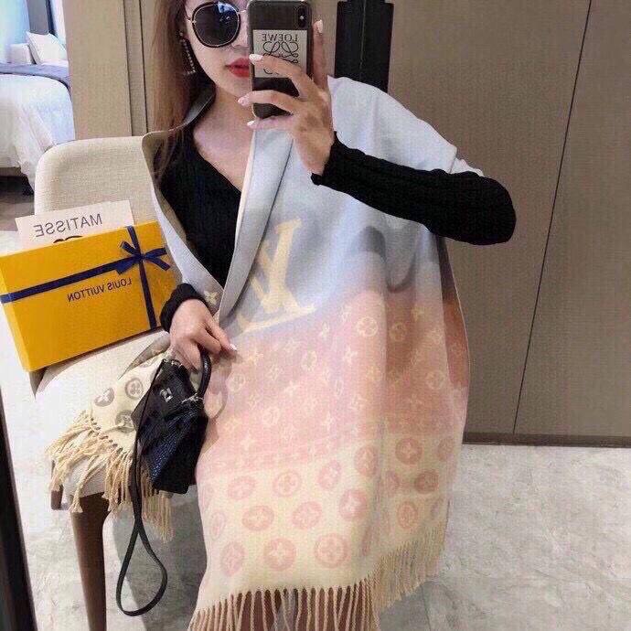 Coming new stock
Winter scarf 
45 dhs🪙🌨️

Zain93
♥️♥️♥️