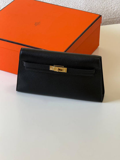Hermes Elan chevre  27cm💕master quality😍

with box❤️ 
🎁🎁🎁

480 dhs🪙💚

Zain52
♥️♥️♥️