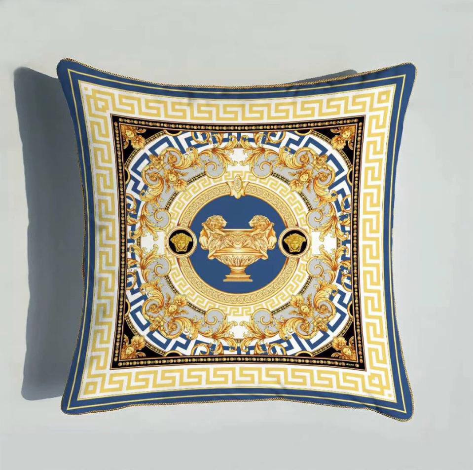 Master 
Pillowcases 
Size 45*45 
50 dhs❣️

Zain99
♥️♥️♥️