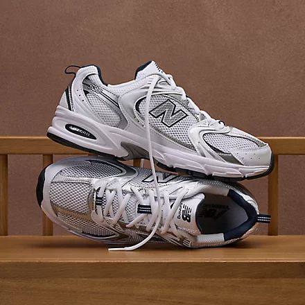 New Balance 530 white with silver and blue accents
36-45 AVAILABLE 🤩
160 dhs💓

Zain242
♥️♥️♥️