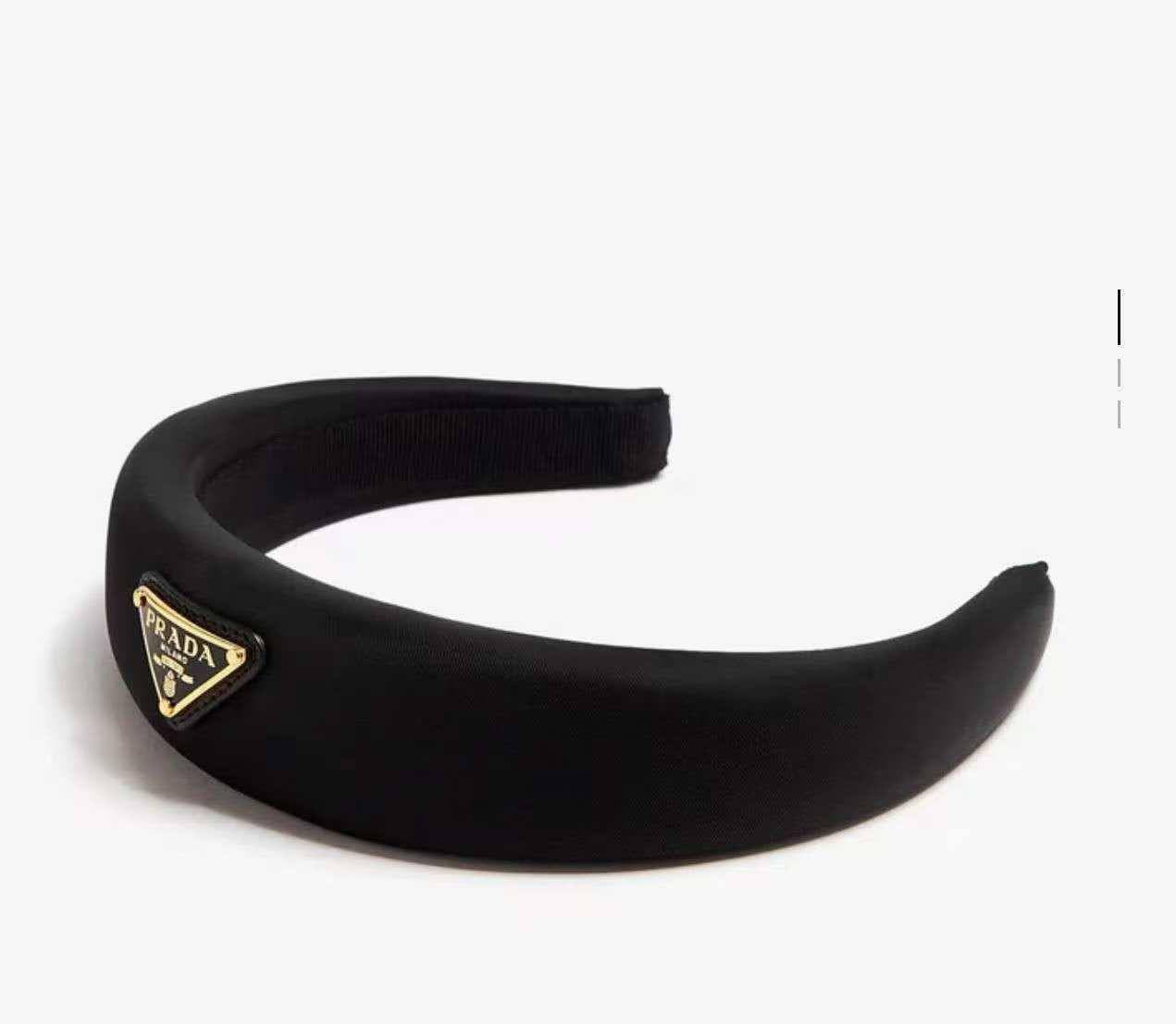 Headband ❤️‍🔥*
good quality 💯
20 dhs🪙🌨️

With boxes 🗃️ 
35 dhs🪙🌨️

Zain216
♥️♥️♥️