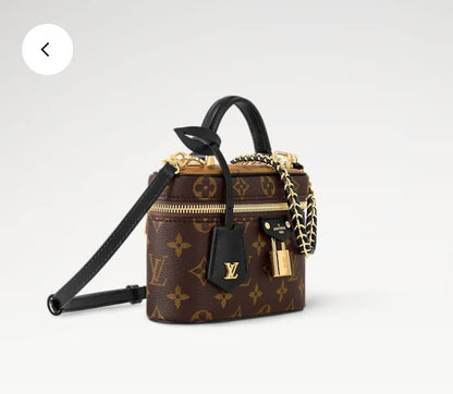 LV
95 dhs❣️

with box
🎁🎁🎁

size 19,

Zain26
♥️♥️♥️